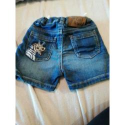 Te koop twee leuke baby jongens spijker broekjes