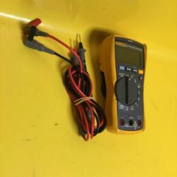Fluke 117 | Met beschermhoes | 2 maanden technische garantie