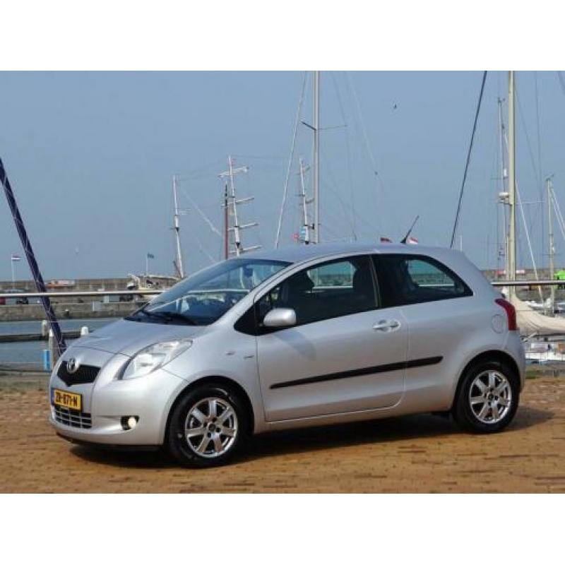 Toyota Yaris 1.4 D4-D Luna 184dkm Navi Airco Nw Model