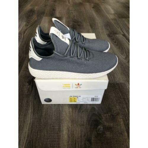 Adidas Pharrel Williams grijs 39