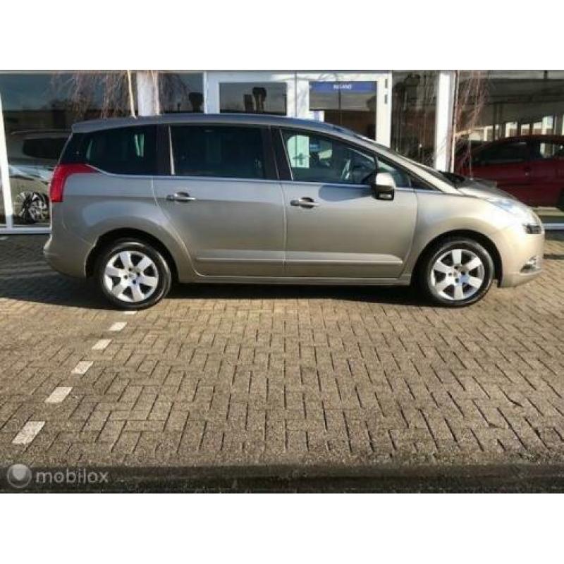 Peugeot 5008 1.6 e-HDi Active 5p Automaat |Navi|Trekhaak|