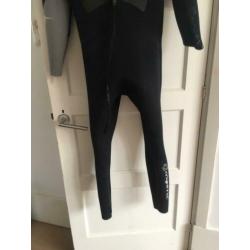 Mystic wetsuit 5 mm perfect voor kiten- en of surfen