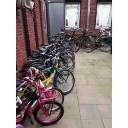 Partij kinder fietsen 15stuks prijs 100euro vast