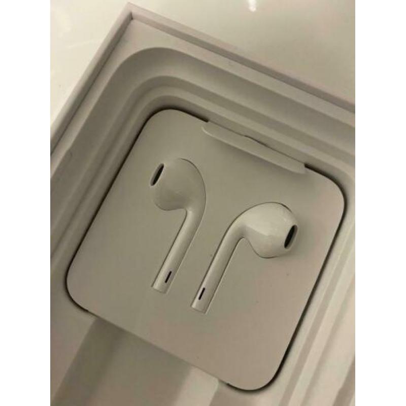 iPhone 11 64 gb - NIEUW, 2 WEKEN GEBRUIKT