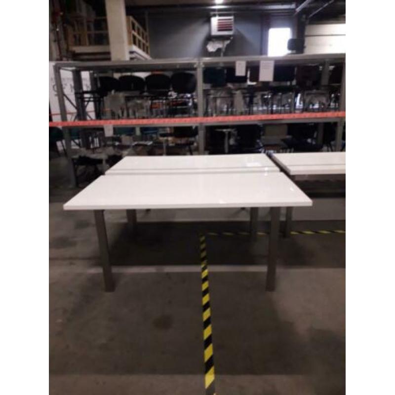 Eetkamertafel