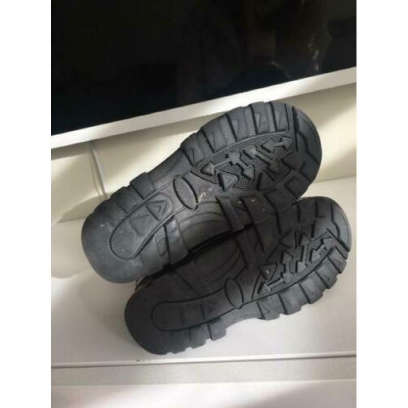 Snowboots maat 28 zwart roze met bont