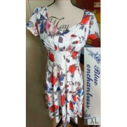 BLUE ENCHANTRESS gebloemde jurk maat ca. M/L nieuw