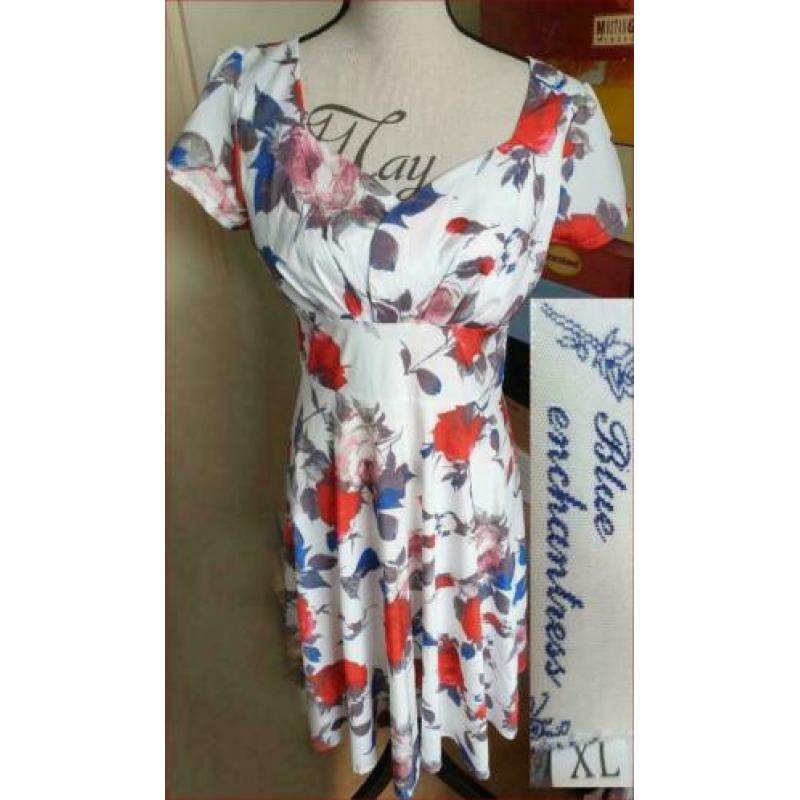 BLUE ENCHANTRESS gebloemde jurk maat ca. M/L nieuw