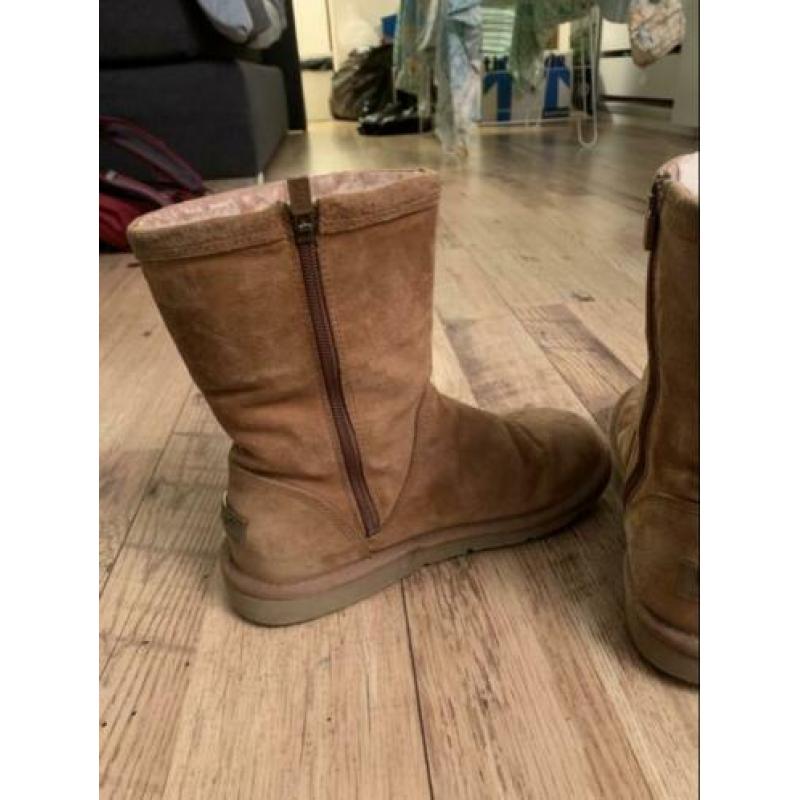 Ugg halfhoog chestnut met rits mt 40,5