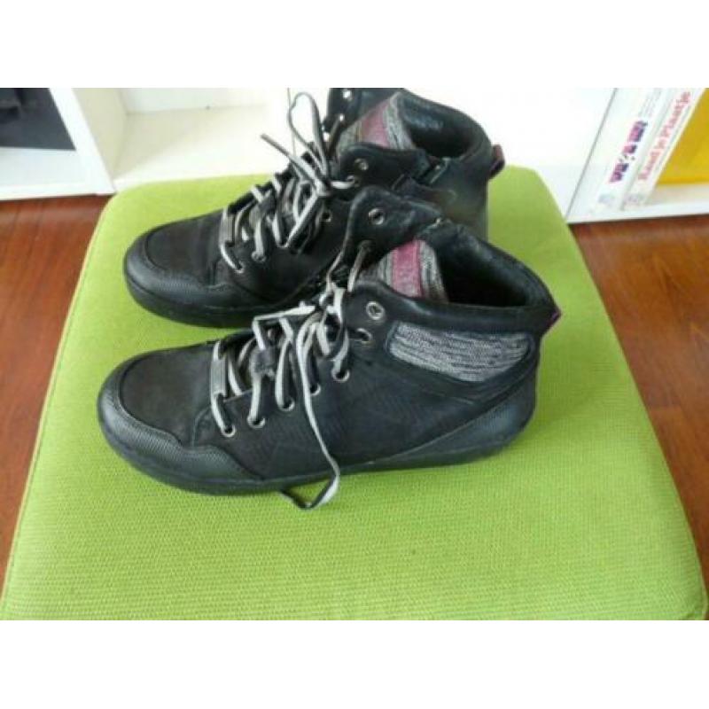 zwart met grijs stoere hoge schoenen Trackstyle mt 40 zgan