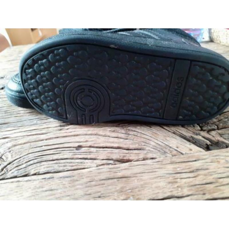Adidas sneakers schoenen jongen maat 22 zwart