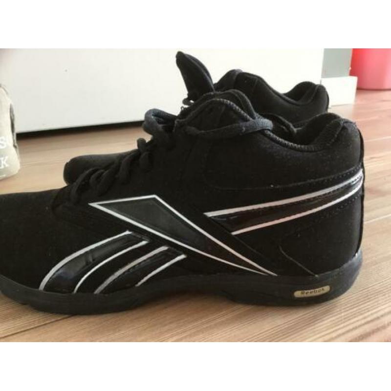 reebok sportschoenen indoor maat 40 zwart nieuw!