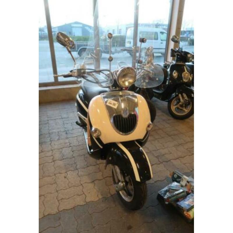 Veel scooters en brommers online in de veiling