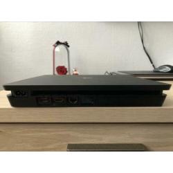 Te Koop PS4 Slim 500GB Black met Garantie + 2 Controllers