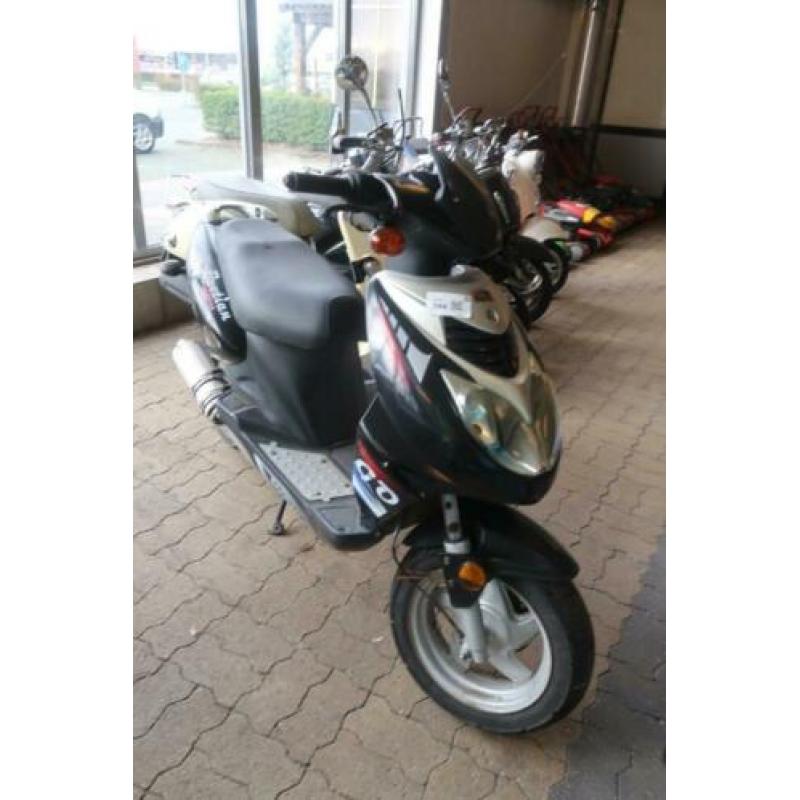 Veel scooters en brommers online in de veiling