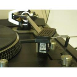 Dual 704 direct drive draaitafel met Shure element