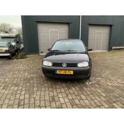 Volkswagen Golf 1.6-16V Comfortline