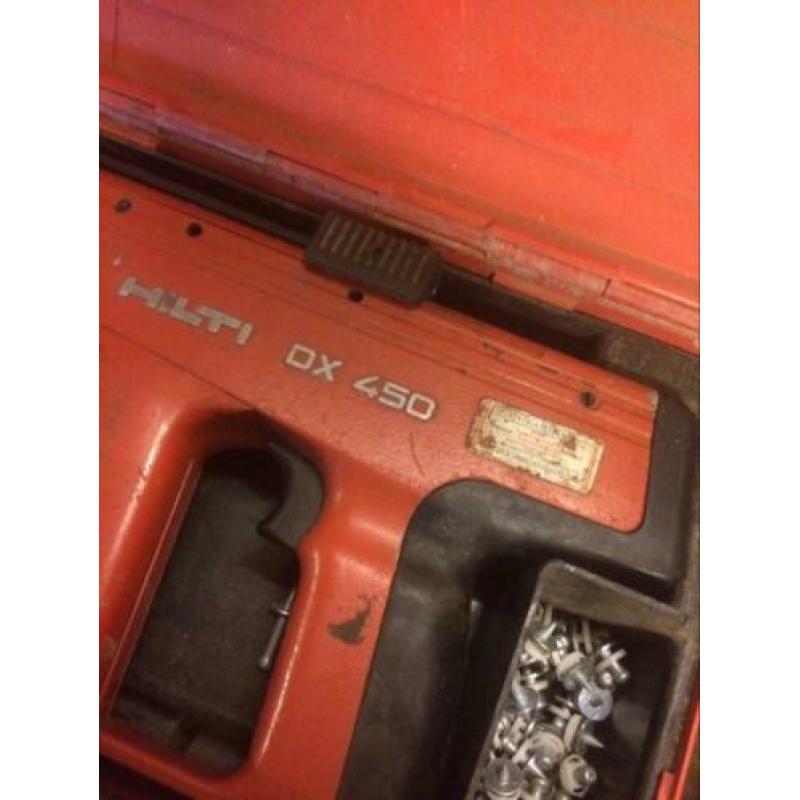 Te koop Hilti schiethamer in goede staat.