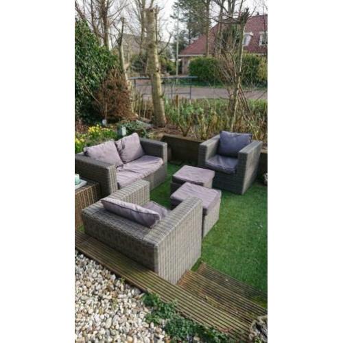 Zeer mooie tuinset loungeset. Ronde wicker