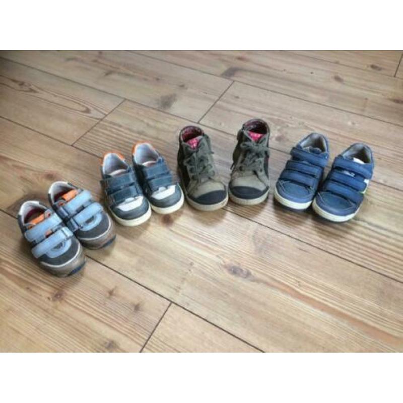 4 paar jongens schoenen, maat 21, 22, 23, 24