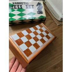 Leuk Houten schaaksetje