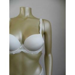Nieuw setje van Lingadore, bh maat 65B en slip en string S