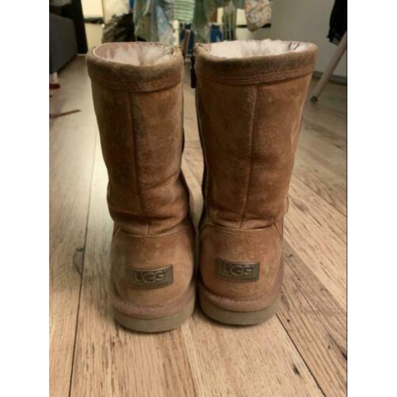 Ugg halfhoog chestnut met rits mt 40,5
