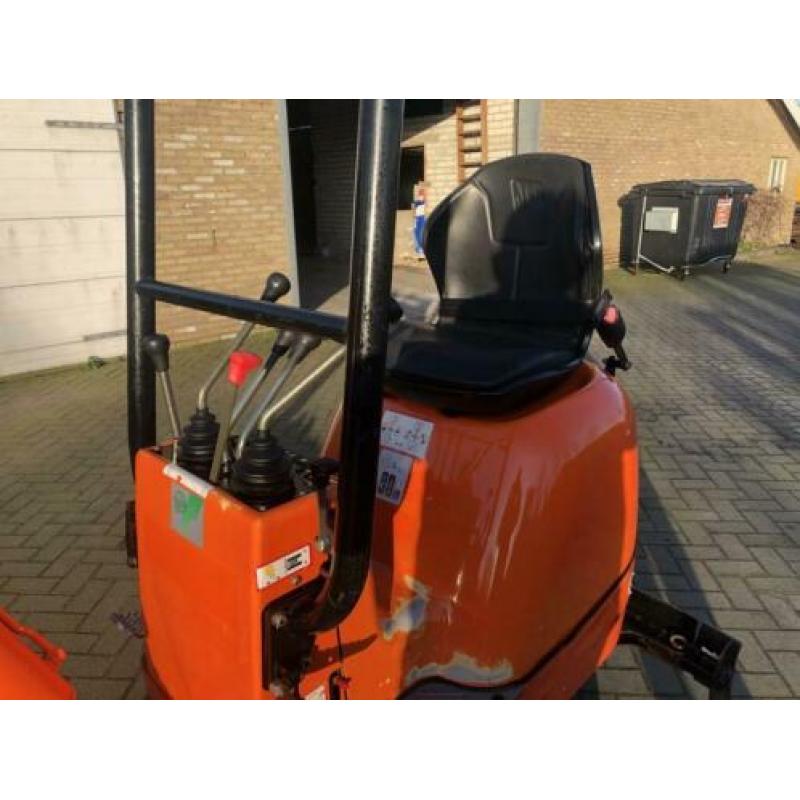 JCB 8008 CTS (bj 2011)