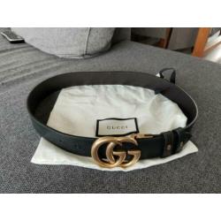 Gucci damesriem, zwart leer, dubbele 'G' gesp