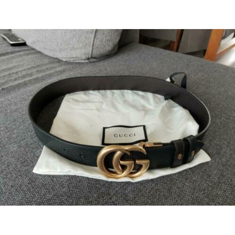 Gucci damesriem, zwart leer, dubbele 'G' gesp