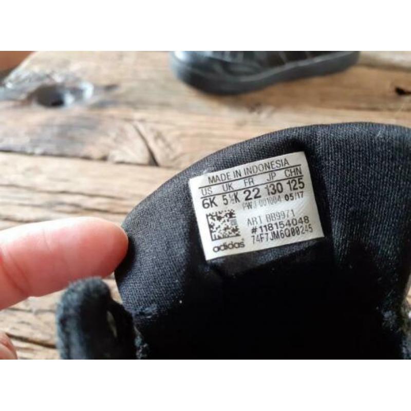 Adidas sneakers schoenen jongen maat 22 zwart
