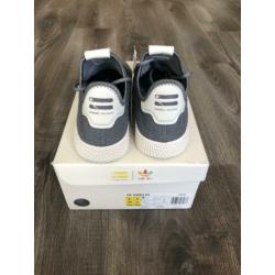 Adidas Pharrel Williams grijs 39
