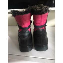 Snowboots maat 28 zwart roze met bont