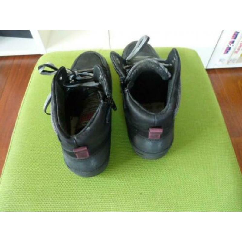 zwart met grijs stoere hoge schoenen Trackstyle mt 40 zgan