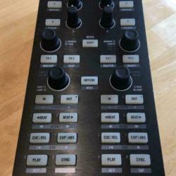 Traktor Kontrol X1 met case