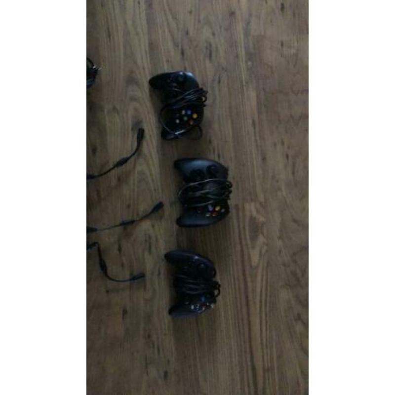 Xbox classic compleet met 3 controllers