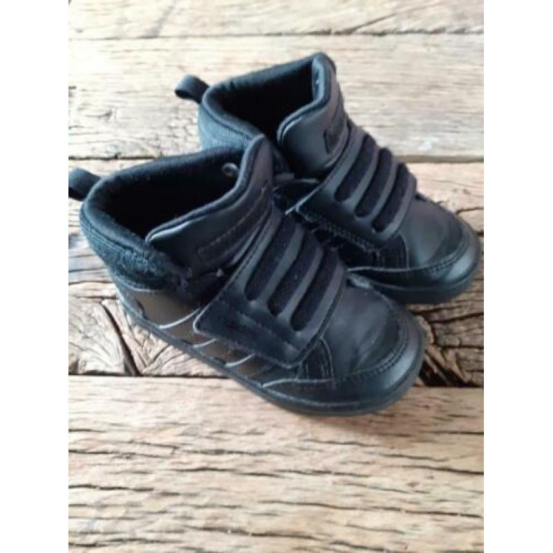 Adidas sneakers schoenen jongen maat 22 zwart