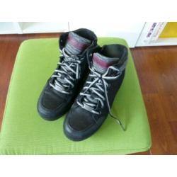 zwart met grijs stoere hoge schoenen Trackstyle mt 40 zgan