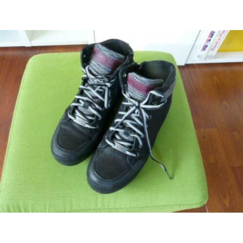 zwart met grijs stoere hoge schoenen Trackstyle mt 40 zgan