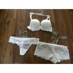 Nieuw setje van Lingadore, bh maat 65B en slip en string S