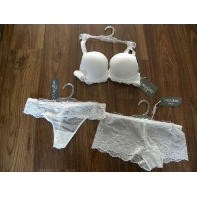 Nieuw setje van Lingadore, bh maat 65B en slip en string S