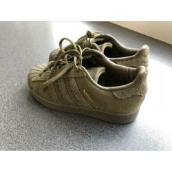 Adidas superstar kids groen suede maat 30