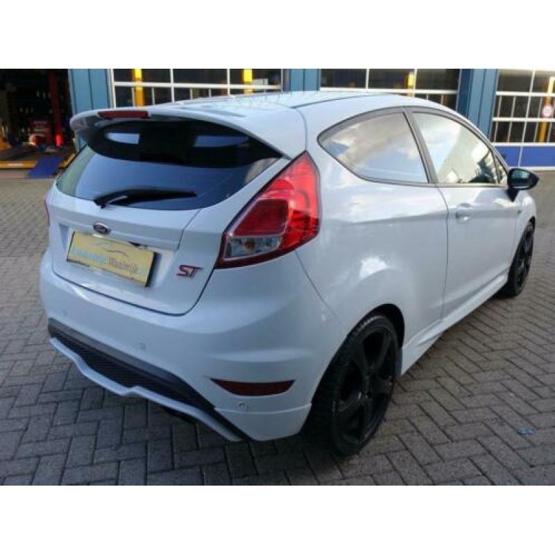 Ford Fiesta 1.6 ST1 Airco Stoelverwarming Pdc Elec.pakket Me