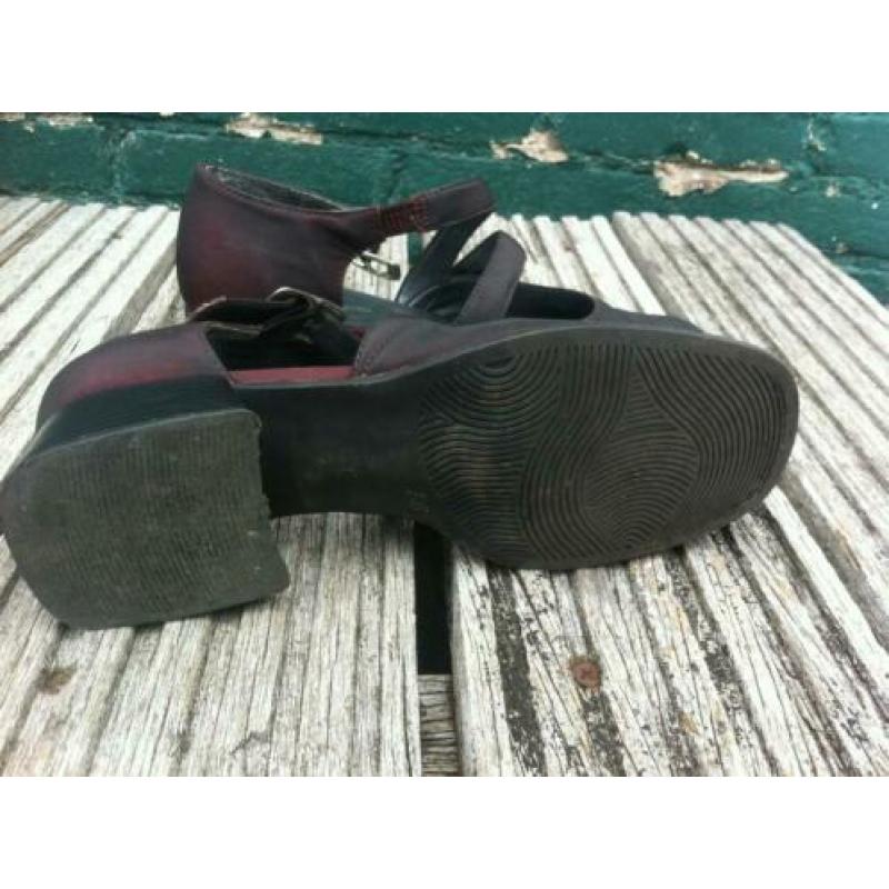 Sandalen aangeboden in de maat 36