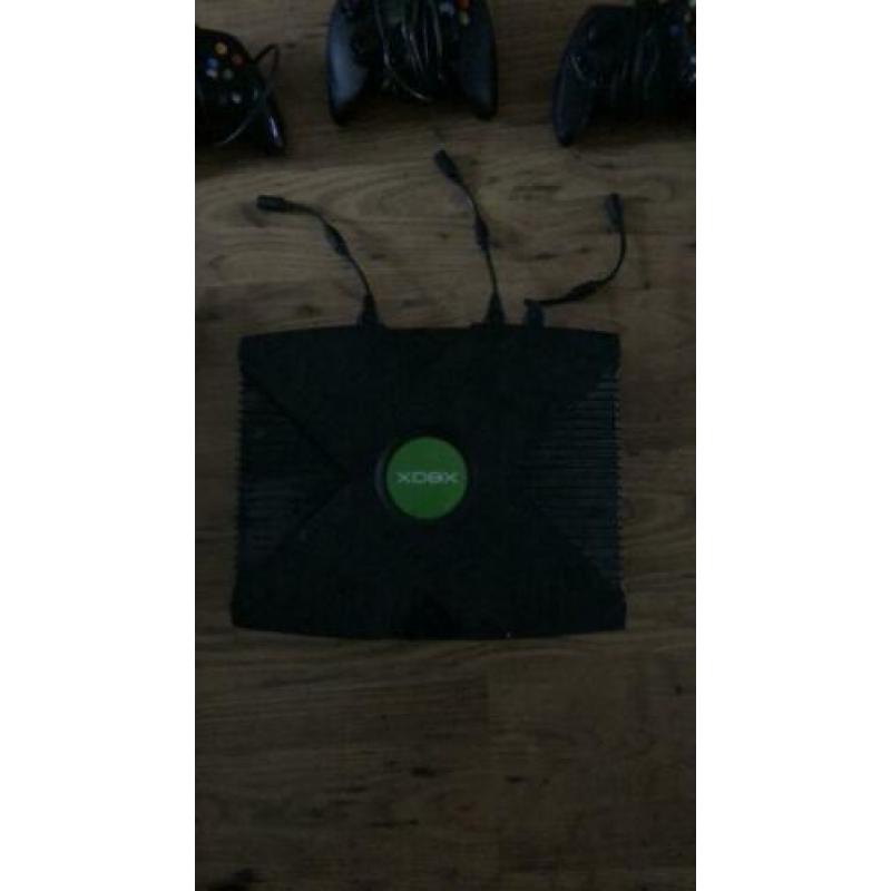 Xbox classic compleet met 3 controllers