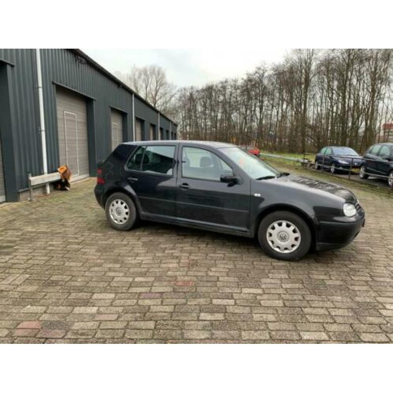 Volkswagen Golf 1.6-16V Comfortline