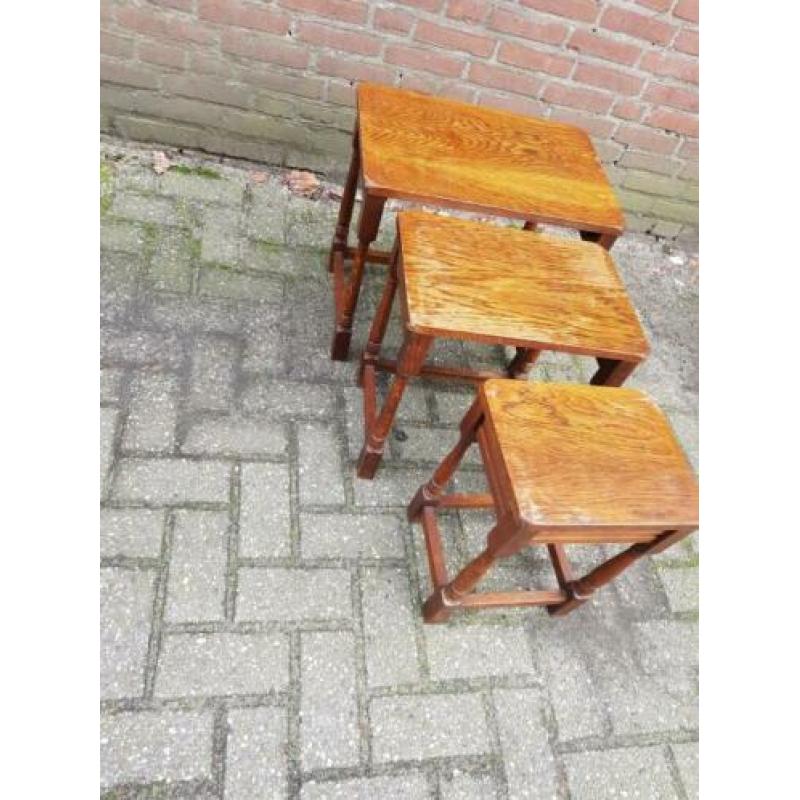 bijzettafels 3 stuks vintage