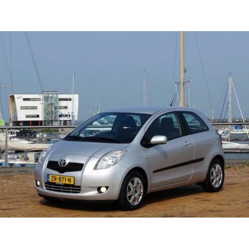 Toyota Yaris 1.4 D4-D Luna 184dkm Navi Airco Nw Model