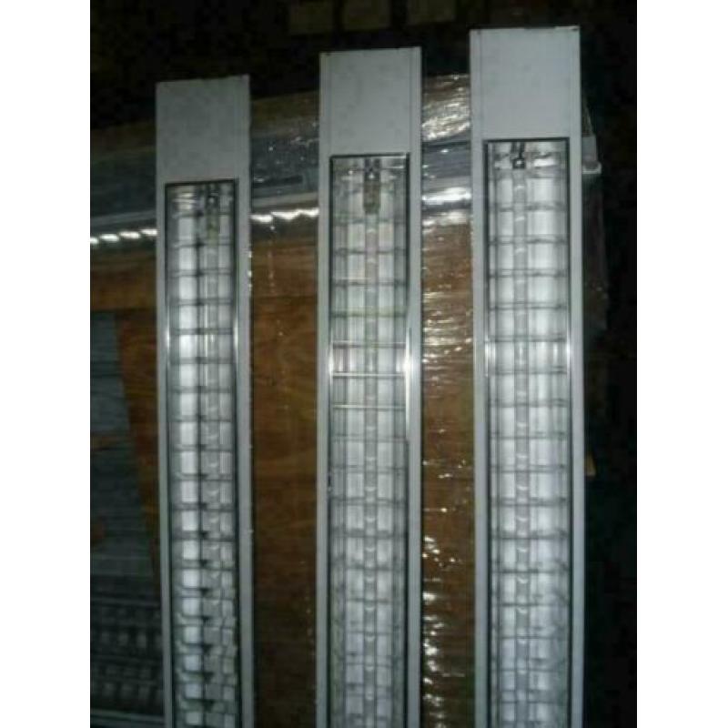 mooie partij energiezuinige tl armaturen 1x49 watt T5 HF