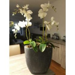 2 kunstbloemen in 1 bloempot